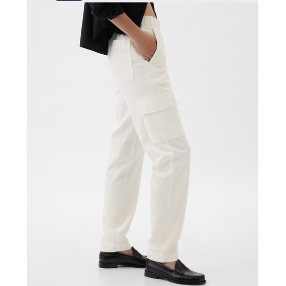 NWT • Gap • Mid Rise Twill Cargo Pants in New Off White - Picture 2 of 11